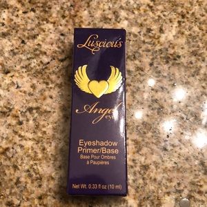 Eyeshadow primer/base